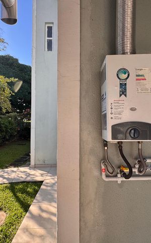 Casa de condomínio para alugar com 350m², 3 quartos e 4 vagas Casa de condomínio para alugar com 350m², 3 quartos e 4 vagasÁrea externa
