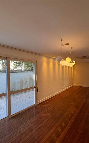 Casa de condomínio para alugar com 350m², 3 quartos e 4 vagas