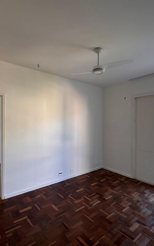 Casa de condomínio para alugar com 350m², 3 quartos e 4 vagas