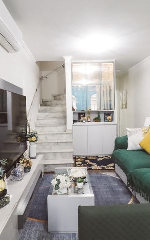 Casa à venda com 200m², 3 quartos e 3 vagas Casa à venda com 200m², 3 quartos e 3 vagasSala