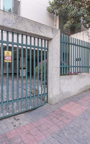 Apartamento à venda com 129m², 3 quartos e 2 vagas Apartamento à venda com 129m², 3 quartos e 2 vagasFachada