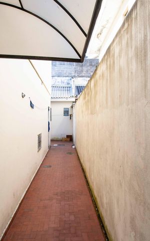 Casa à venda com 125m², 2 quartos e 1 vagaCorredor