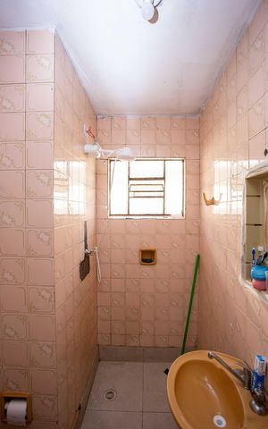 Casa à venda com 125m², 2 quartos e 1 vagaBanheiro