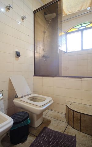 Casa à venda com 126m², 3 quartos e 4 vagasBanheiro