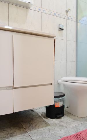 Casa à venda com 126m², 3 quartos e 4 vagasBanheiro da Suíte de serviço
