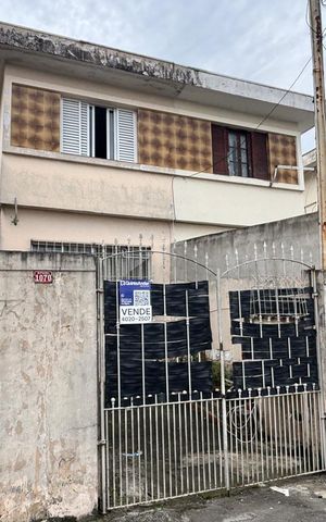 Casa à venda com 125m², 2 quartos e 1 vaga Casa à venda com 125m², 2 quartos e 1 vagaFachada