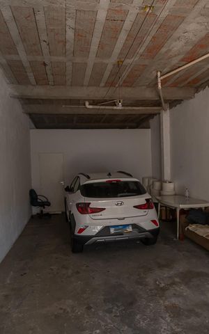 Casa à venda com 125m², 3 quartos e 3 vagas Casa à venda com 125m², 3 quartos e 3 vagasGaragem