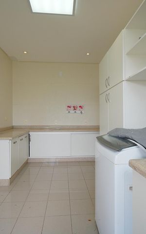 Casa para alugar com 350m², 5 quartos e 4 vagasÁrea de Serviço