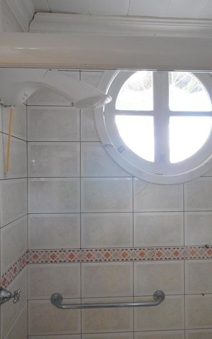 Casa para alugar com 350m², 5 quartos e 4 vagasBanheiro de serviço