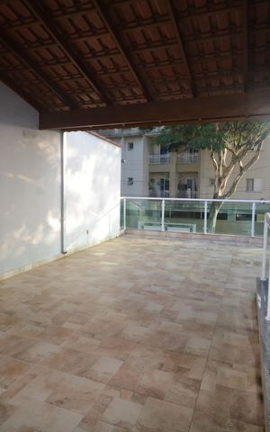 Casa à venda com 116m², 3 quartos e 2 vagasVaranda