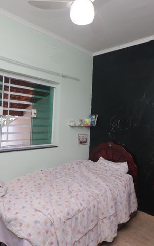 Casa à venda com 116m², 3 quartos e 2 vagasSuíte