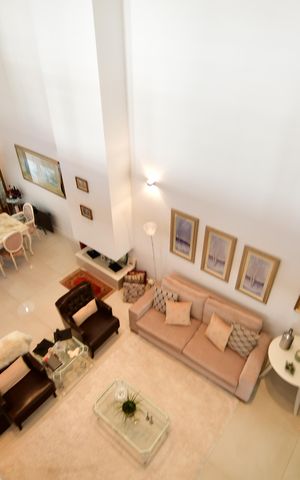 Casa de condomínio à venda com 388m², 3 quartos e 6 vagasMezanino