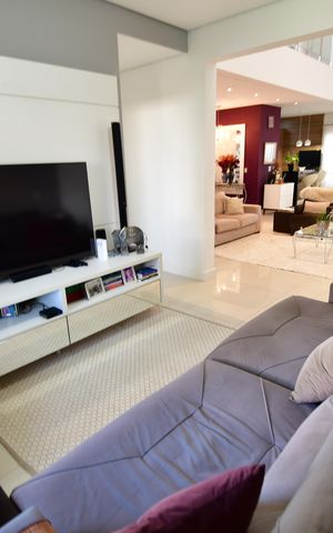 Casa de condomínio à venda com 388m², 3 quartos e 6 vagasSala
