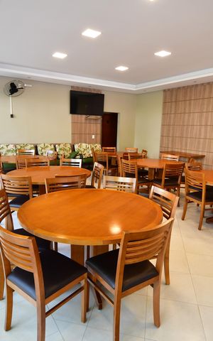 Casa de condomínio à venda com 388m², 3 quartos e 6 vagasÁrea comum - Salão de festas