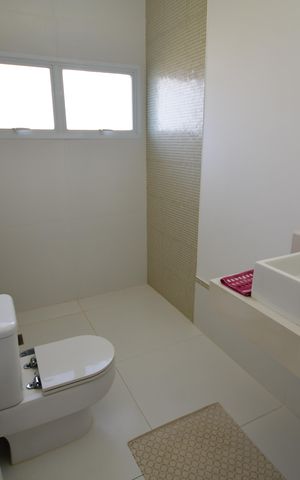 Casa de condomínio à venda com 388m², 3 quartos e 6 vagasBanheiro