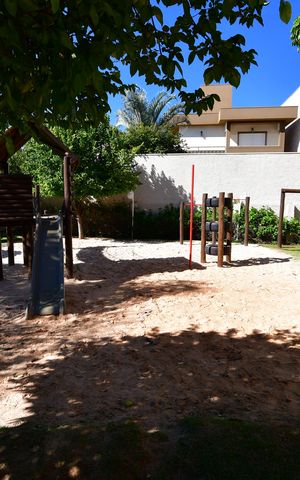 Casa de condomínio à venda com 388m², 3 quartos e 6 vagasÁrea comum - Playground