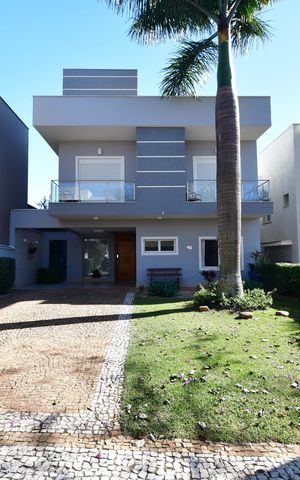 Casa de condomínio à venda com 388m², 3 quartos e 6 vagasFachada