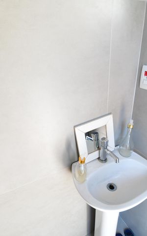 Casa de condomínio à venda com 388m², 3 quartos e 6 vagasBanheiro de serviço