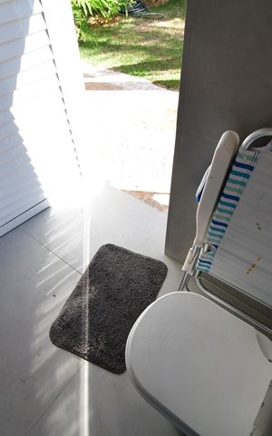 Casa de condomínio à venda com 388m², 3 quartos e 6 vagasBanheiro de serviço