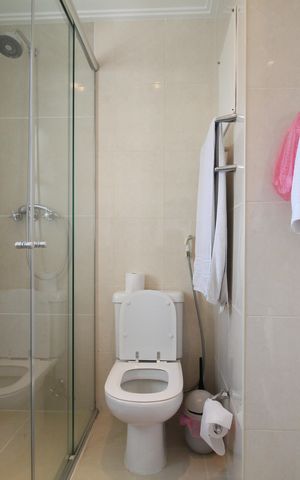 Apartamento à venda com 263m², 3 quartos e 4 vagasBanheiro da Suíte 2