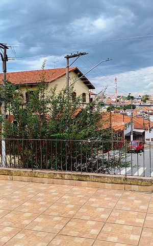 Casa à venda com 224m², 3 quartos e 2 vagas Casa à venda com 224m², 3 quartos e 2 vagasÁrea externa