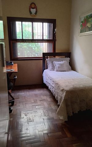 Casa à venda com 224m², 3 quartos e 2 vagas Casa à venda com 224m², 3 quartos e 2 vagasQuarto