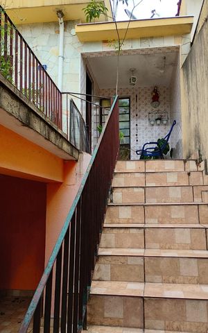 Casa à venda com 224m², 3 quartos e 2 vagas Casa à venda com 224m², 3 quartos e 2 vagasÁrea externa