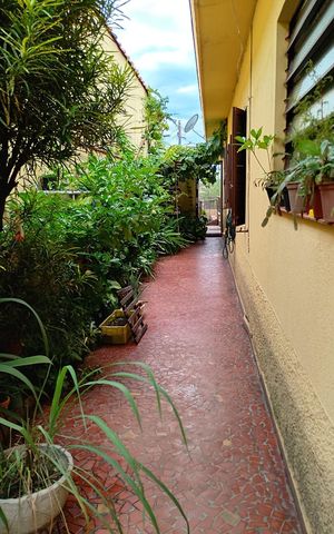 Casa à venda com 224m², 3 quartos e 2 vagas Casa à venda com 224m², 3 quartos e 2 vagasÁrea externa