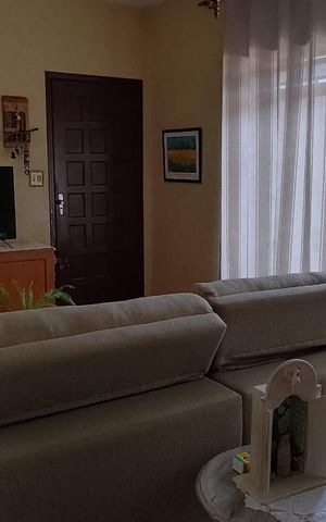Casa à venda com 224m², 3 quartos e 2 vagas Casa à venda com 224m², 3 quartos e 2 vagasSala