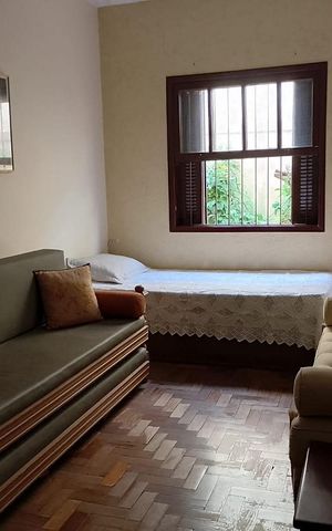Casa à venda com 224m², 3 quartos e 2 vagas Casa à venda com 224m², 3 quartos e 2 vagasQuarto
