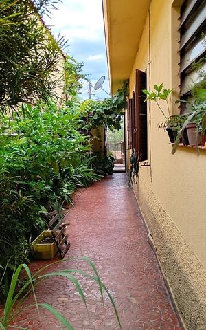 Casa à venda com 224m², 3 quartos e 2 vagas Casa à venda com 224m², 3 quartos e 2 vagasÁrea externa