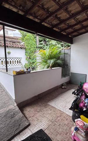 Casa de condomínio à venda com 290m², 3 quartos e 1 vaga Casa de condomínio à venda com 290m², 3 quartos e 1 vagaÁrea externa