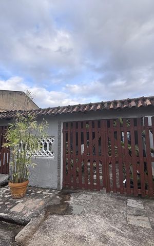 Casa de condomínio à venda com 290m², 3 quartos e 1 vaga Casa de condomínio à venda com 290m², 3 quartos e 1 vagaFrente da casa