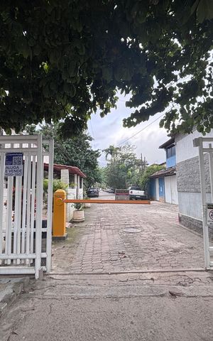 Casa de condomínio à venda com 290m², 3 quartos e 1 vaga Casa de condomínio à venda com 290m², 3 quartos e 1 vagaFachada