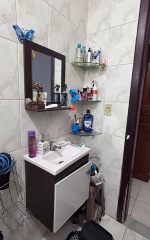 Casa de condomínio à venda com 290m², 3 quartos e 1 vaga Casa de condomínio à venda com 290m², 3 quartos e 1 vagaBanheiro do Quarto 1