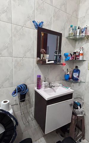 Casa de condomínio à venda com 290m², 3 quartos e 1 vaga Casa de condomínio à venda com 290m², 3 quartos e 1 vagaBanheiro do Quarto 1