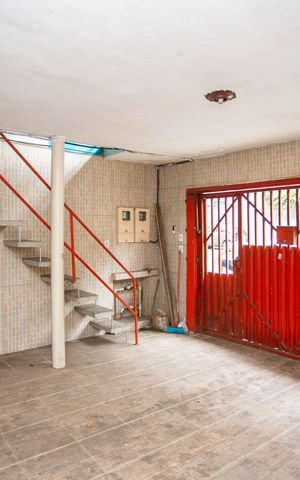 Casa à venda com 30m², 2 quartos e 2 vagasGaragem