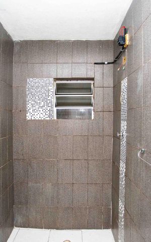 Casa à venda com 30m², 2 quartos e 2 vagasBanheiro