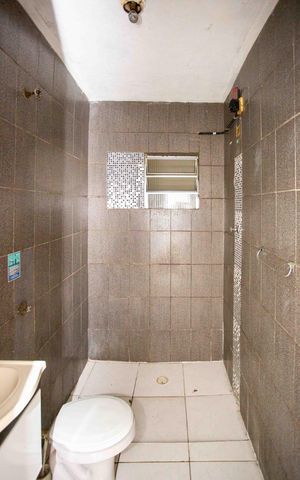 Casa à venda com 30m², 2 quartos e 2 vagasBanheiro