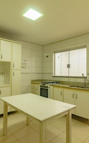 Casa à venda com 92m², 3 quartos e 1 vaga