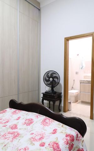 Casa para alugar com 250m², 4 quartos e 2 vagasQuarto 4