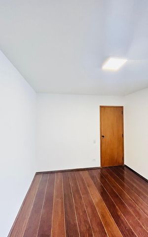 Apartamento para alugar com 120m², 4 quartos e 1 vaga Apartamento para alugar com 120m², 4 quartos e 1 vagaQuarto