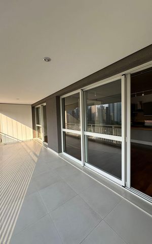 Apartamento à venda com 92m², 1 quarto e 2 vagas Apartamento à venda com 92m², 1 quarto e 2 vagasVaranda