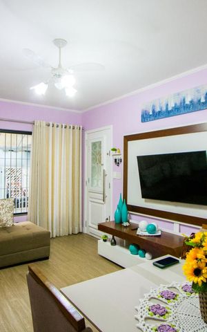 Casa à venda com 103m², 3 quartos e 2 vagas Casa à venda com 103m², 3 quartos e 2 vagasSala