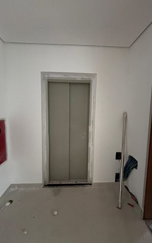 Apartamento à venda com 140m², 2 quartos e 2 vagasElevador