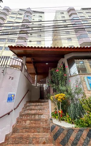 Apartamento para alugar com 67m², 2 quartos e 1 vagaFachada + plaquinha