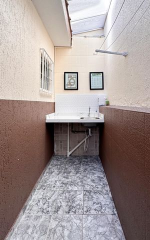Casa à venda com 120m², 3 quartos e 1 vaga Casa à venda com 120m², 3 quartos e 1 vagaÁrea de Serviço