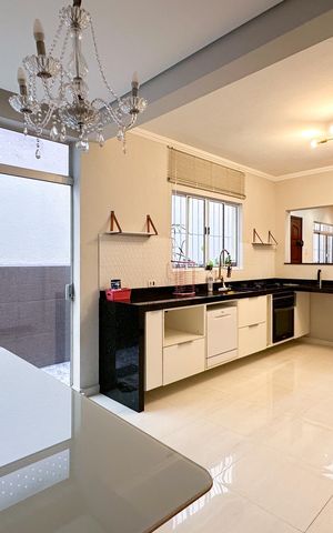 Casa à venda com 120m², 3 quartos e 1 vaga Casa à venda com 120m², 3 quartos e 1 vagaCozinha