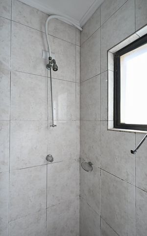 Casa à venda com 230m², 3 quartos e 4 vagasBanheiro Suíte 1