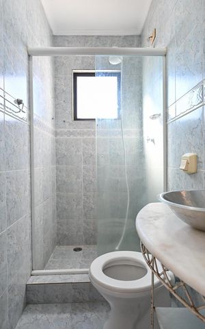 Casa à venda com 230m², 3 quartos e 4 vagasBanheiro Suíte 2
